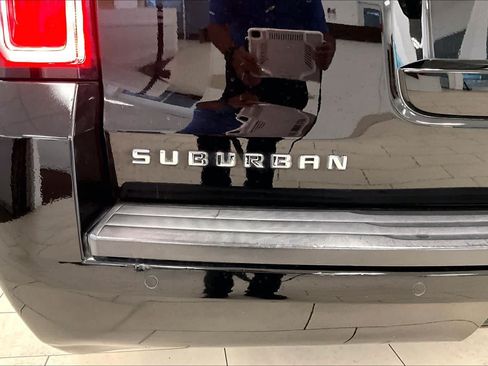 Used 2020 Chevrolet Suburban LT AWD/4WD image 29