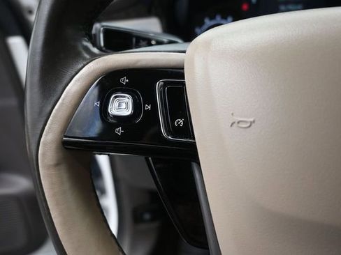 Used 2020 Lincoln Corsair FWD w/ Equipment Group 101A image 6