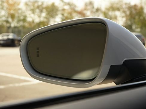 Used 2025 Porsche 911 Carrera image 25