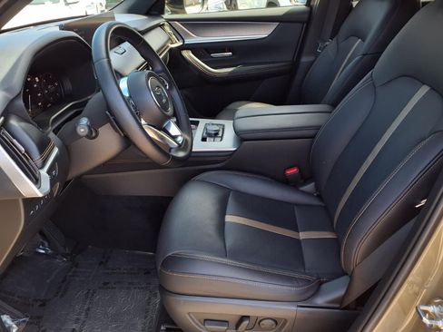 Certified 2025 MAZDA CX-70 3.3 Turbo w/ Premium Plus Pkg image 17