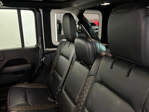 Used 2021 Jeep Wrangler Unlimited Sahara AWD/4WD image 21