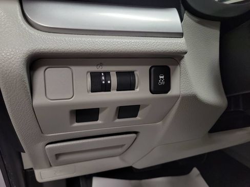 Used 2017 Subaru Forester 2.5i Premium w/ All-Weather Package AWD/4WD image 26