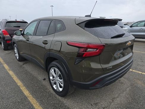 Used 2024 Chevrolet Trax LS image 4