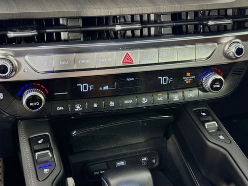 Certified 2024 Kia Telluride SX Prestige image 18