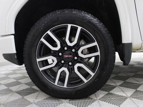 Used 2024 GMC Sierra 1500 AT4 w/ Technology Package AWD/4WD image 51