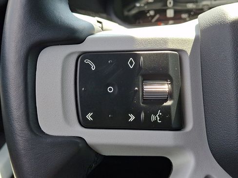 Used 2023 Land Rover Defender 130 X-Dynamic SE AWD/4WD image 40