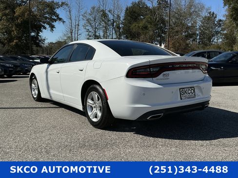 Used 2020 Dodge Charger SXT image 3