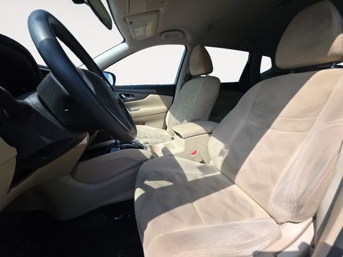 Used 2016 Nissan Rogue S AWD/4WD image 6