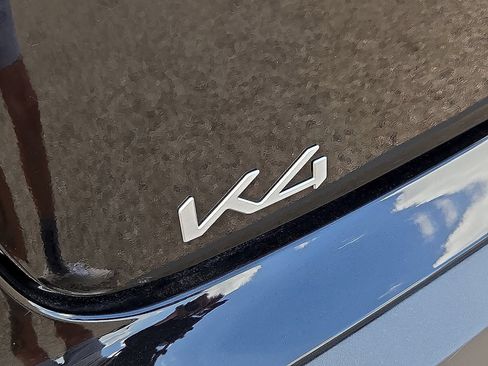 Used 2025 Kia K4 FWD image 12
