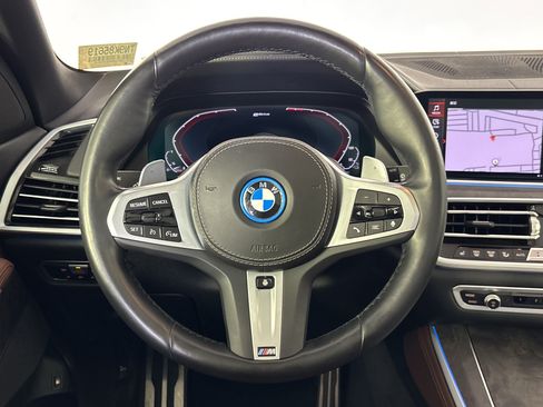 Used 2022 BMW X5 xDrive45e w/ M Sport Package AWD/4WD image 11