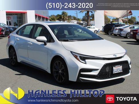 Used 2024 Toyota Corolla SE w/ SE Premium Package image 5