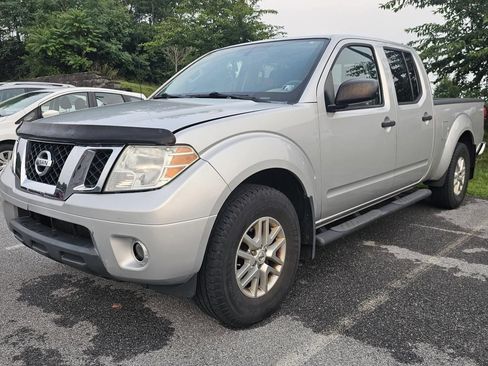 Used 2017 Nissan Frontier SV w/ SV Value Truck Package AWD/4WD image 1