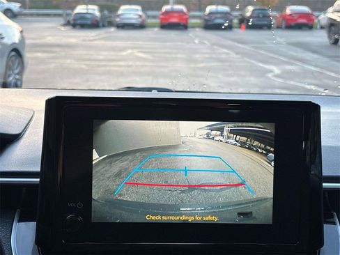Used 2025 Toyota Corolla LE image 24