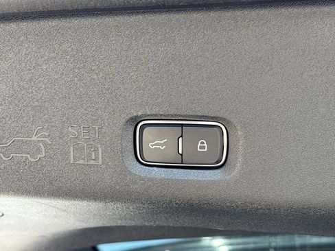 Used 2025 Lincoln Navigator Reserve AWD/4WD image 7