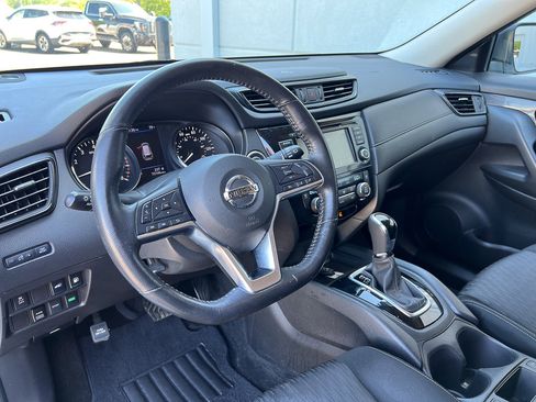 Used 2018 Nissan Rogue SV AWD/4WD image 15