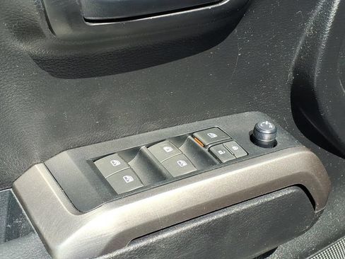 Used 2021 Toyota Tacoma SR5 RWD image 27