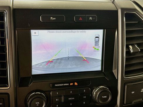 Used 2017 Ford F150 XLT w/ Equipment Group 302A Luxury AWD/4WD image 8