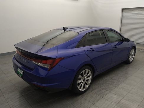 Used 2023 Hyundai Elantra SEL FWD image 9