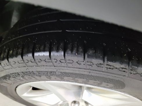 Used 2015 Toyota Highlander Limited image 29