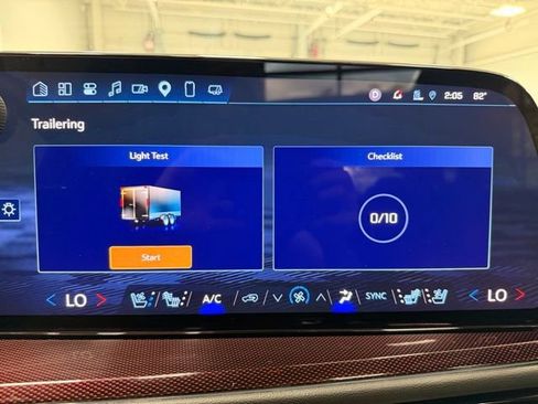 Used 2025 Chevrolet Traverse RS AWD/4WD image 43