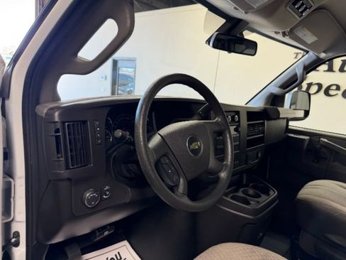 Used 2024 Chevrolet Express 3500 LT w/ LT Preferred Equipment Group RWD image 17