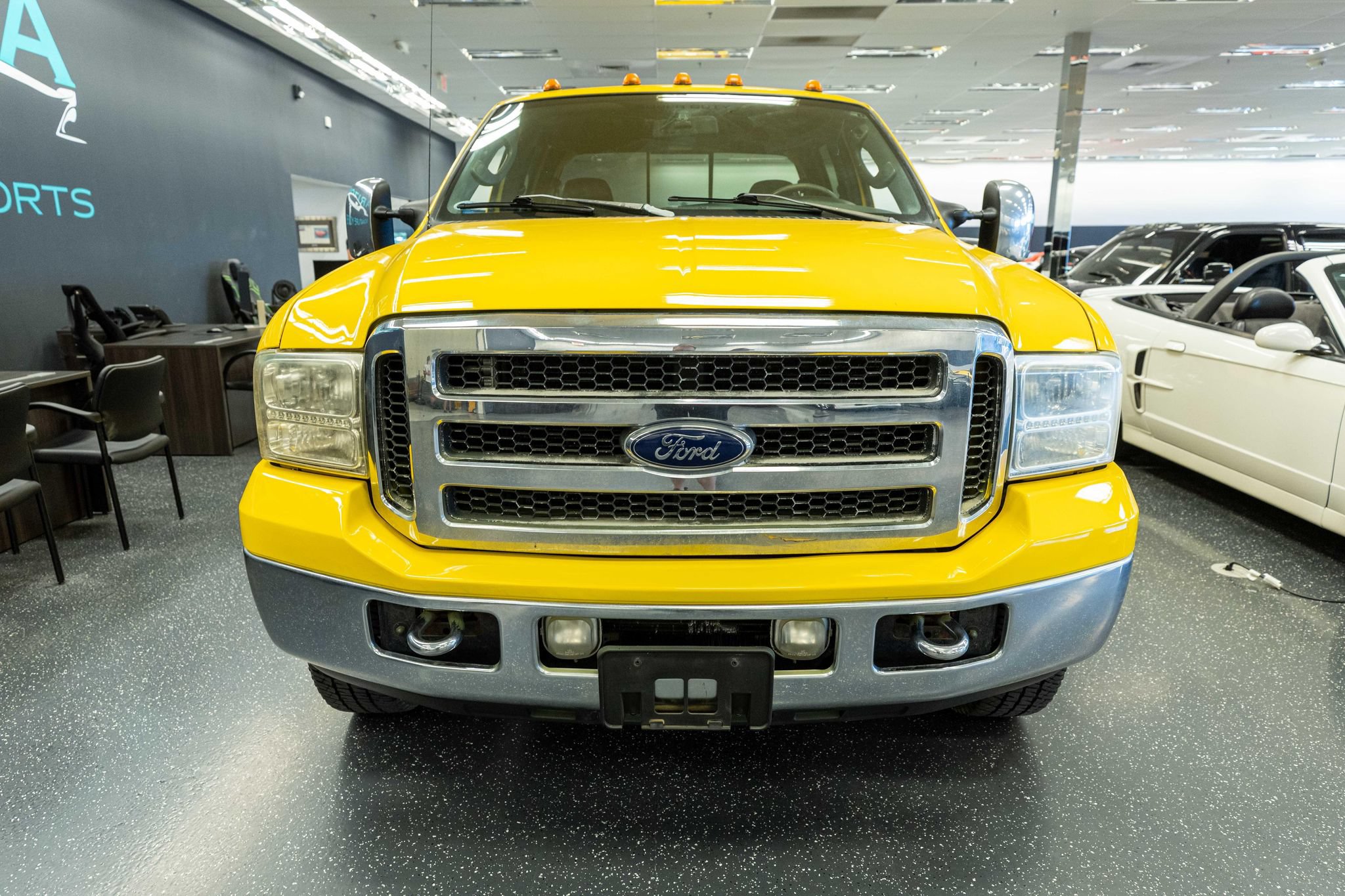 Used 2006 Ford F350 Lariat AWD/4WD image 2