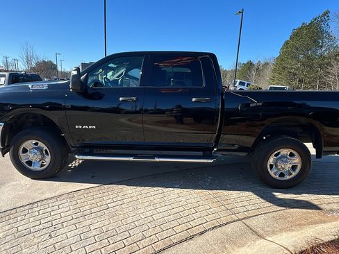 Used 2024 RAM 2500 Big Horn w/ Bed Utility Group image 11