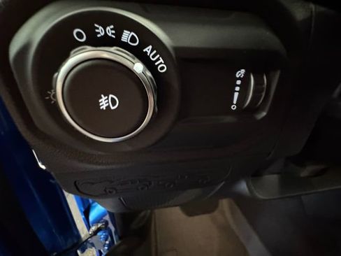 Used 2025 Jeep Wrangler Sport S AWD/4WD image 24