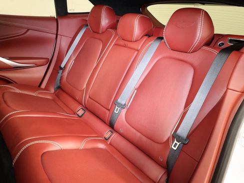 Used 2021 Aston Martin DBX image 11