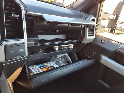 Used 2022 Ford F250 Lariat w/ Black Appearance Package image 33