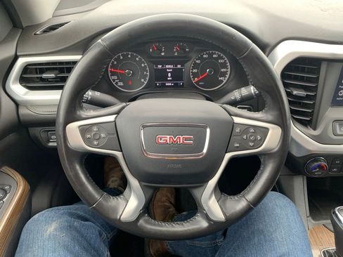 Used 2019 GMC Acadia SLE w/ LPO, Floor Liner Package image 16