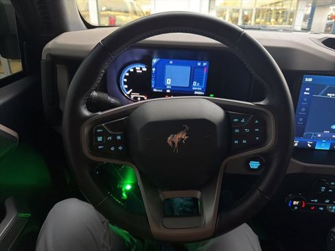 Used 2023 Ford Bronco Wildtrak image 15