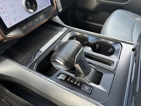 Used 2024 Ford F150 Lightning Lariat image 24