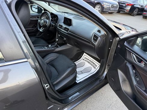 Used 2018 MAZDA MAZDA3 Grand Touring FWD image 13