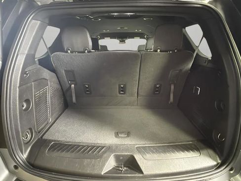 Used 2024 Chevrolet Tahoe LT image 29