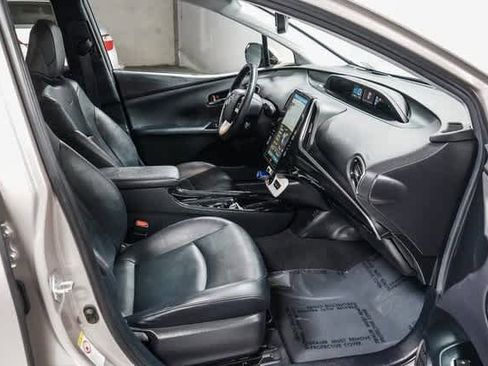 Certified 2017 Toyota Prius Prime Advanced image 16