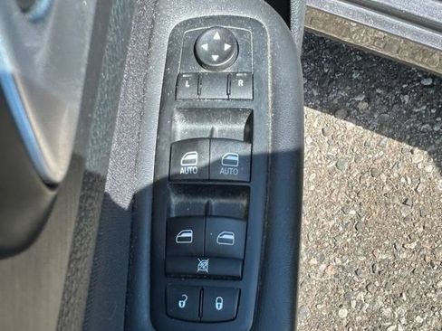 Used 2015 Chrysler 200 Limited FWD image 16
