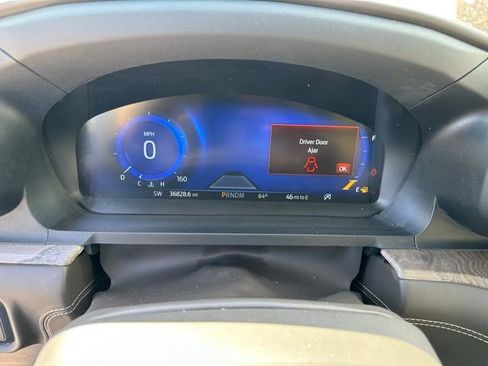 Used 2020 Ford Explorer Platinum w/ Premium Technology Package AWD/4WD image 37