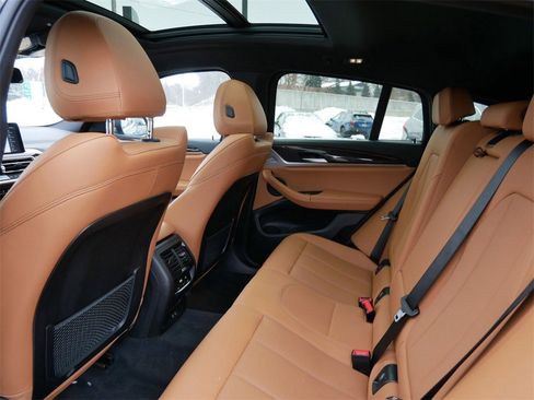 Used 2024 BMW X4 xDrive30i w/ Premium Package image 9