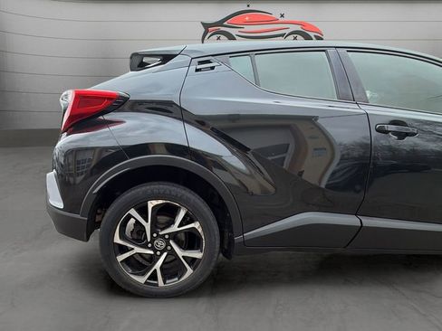 Used 2019 Toyota C-HR XLE image 15