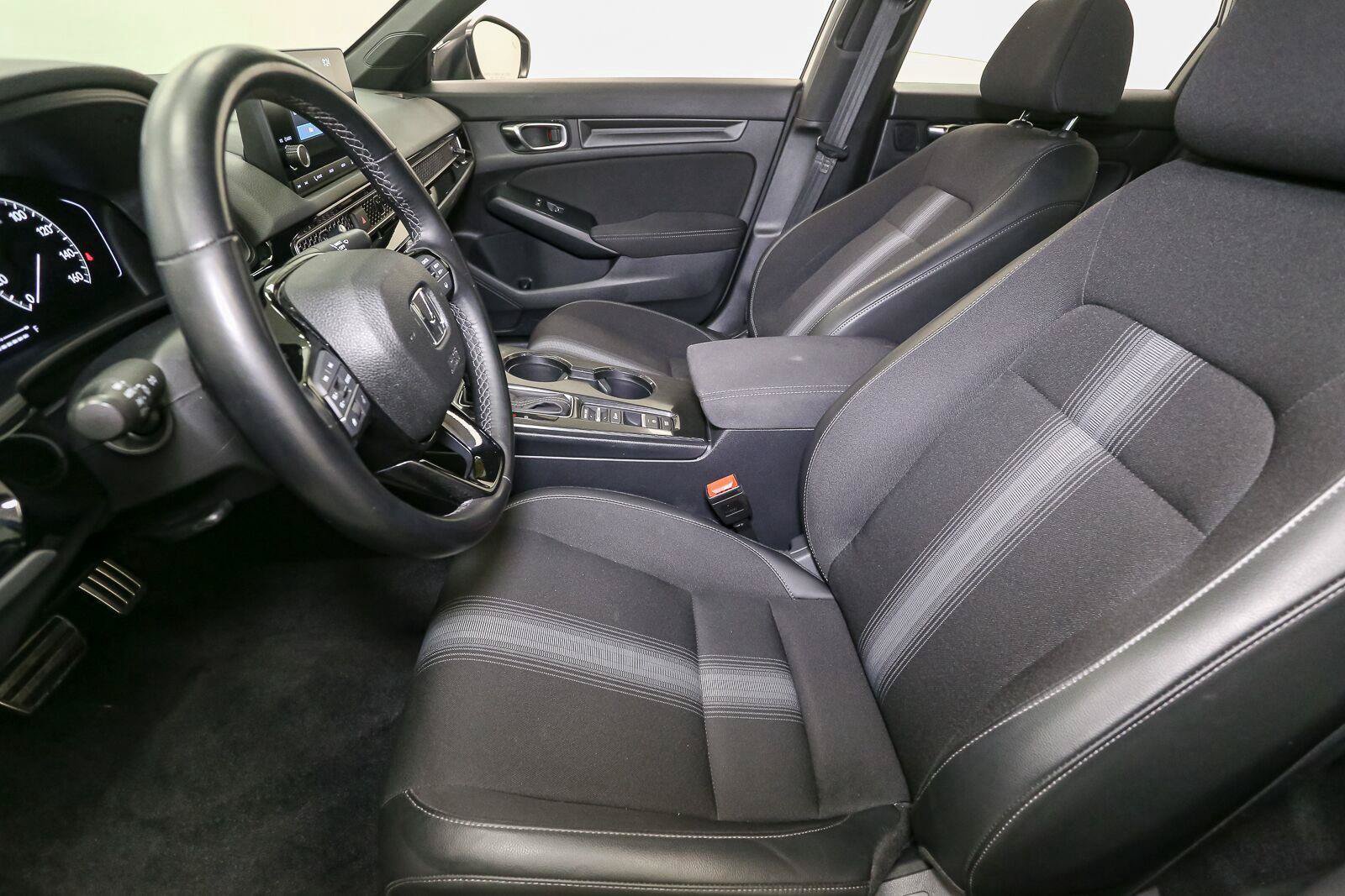 Used 2025 Honda Civic Sport image 40