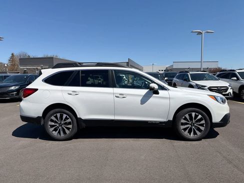 Used 2017 Subaru Outback 3.6R Limited image 14