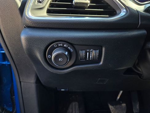 New 2026 Chrysler Pacifica Limited AWD/4WD image 12