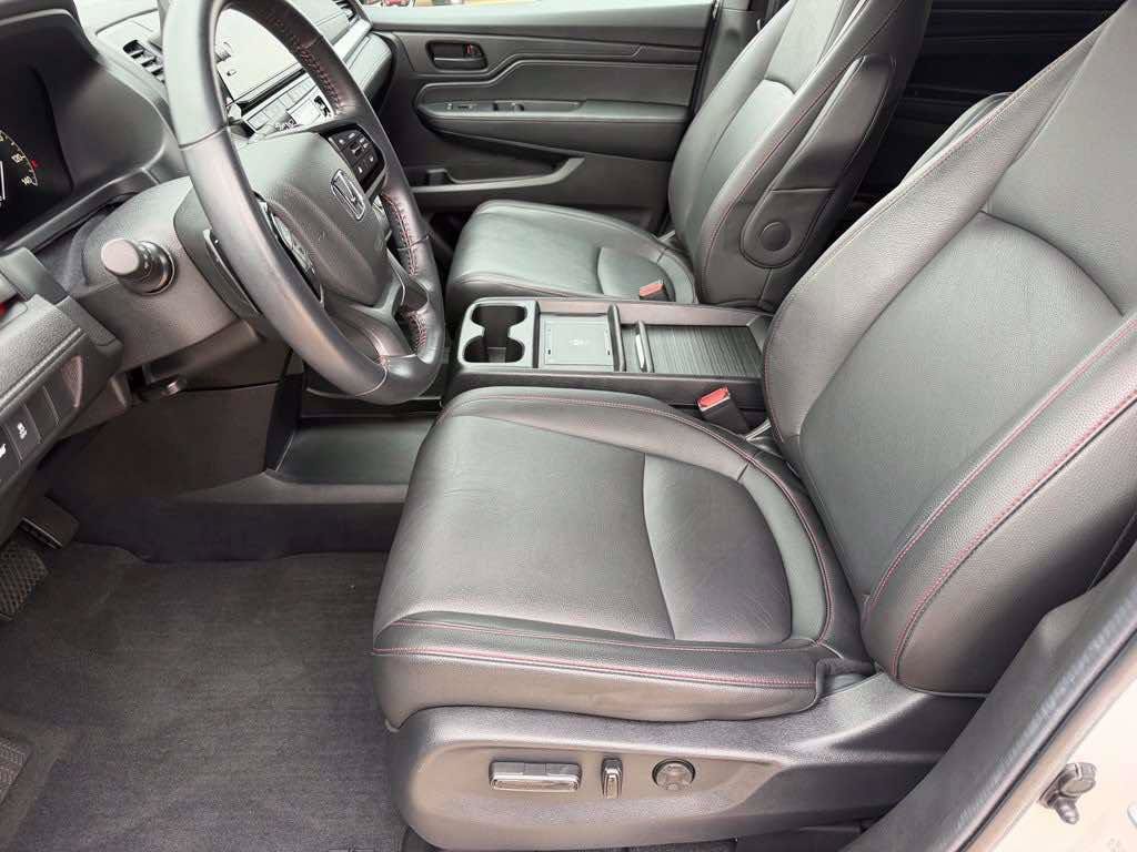 Used 2025 Honda Odyssey Sport-L image 6