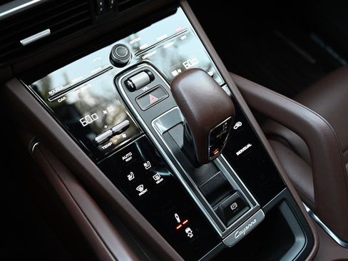 Used 2023 Porsche Cayenne Turbo S image 48