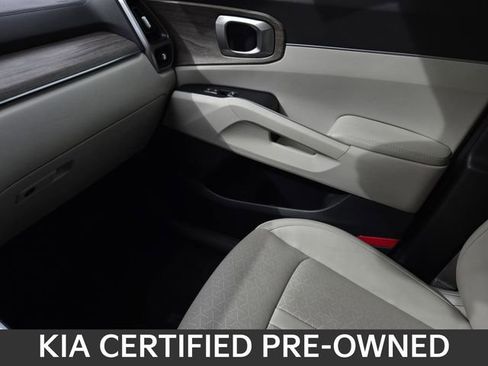 Used 2022 Kia Sorento EX w/ Panoramic Sunroof Package image 27