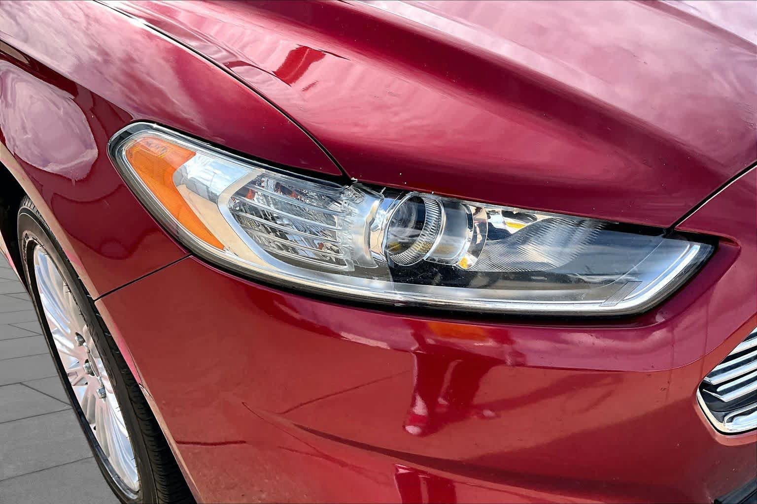 Used 2016 Ford Fusion SE FWD image 28