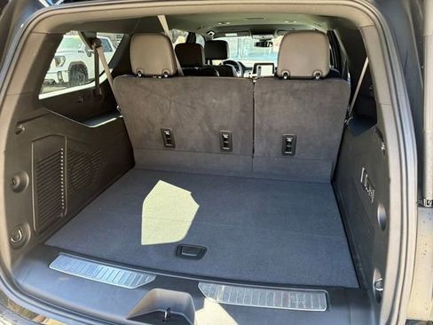 Used 2024 Chevrolet Suburban RST w/ Luxury Package image 25