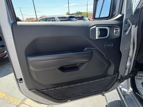 Used 2019 Jeep Wrangler Unlimited Sport S AWD/4WD image 10
