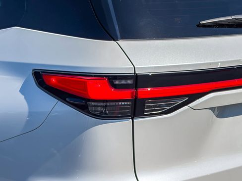 New 2026 Lexus TX 500h AWD image 8